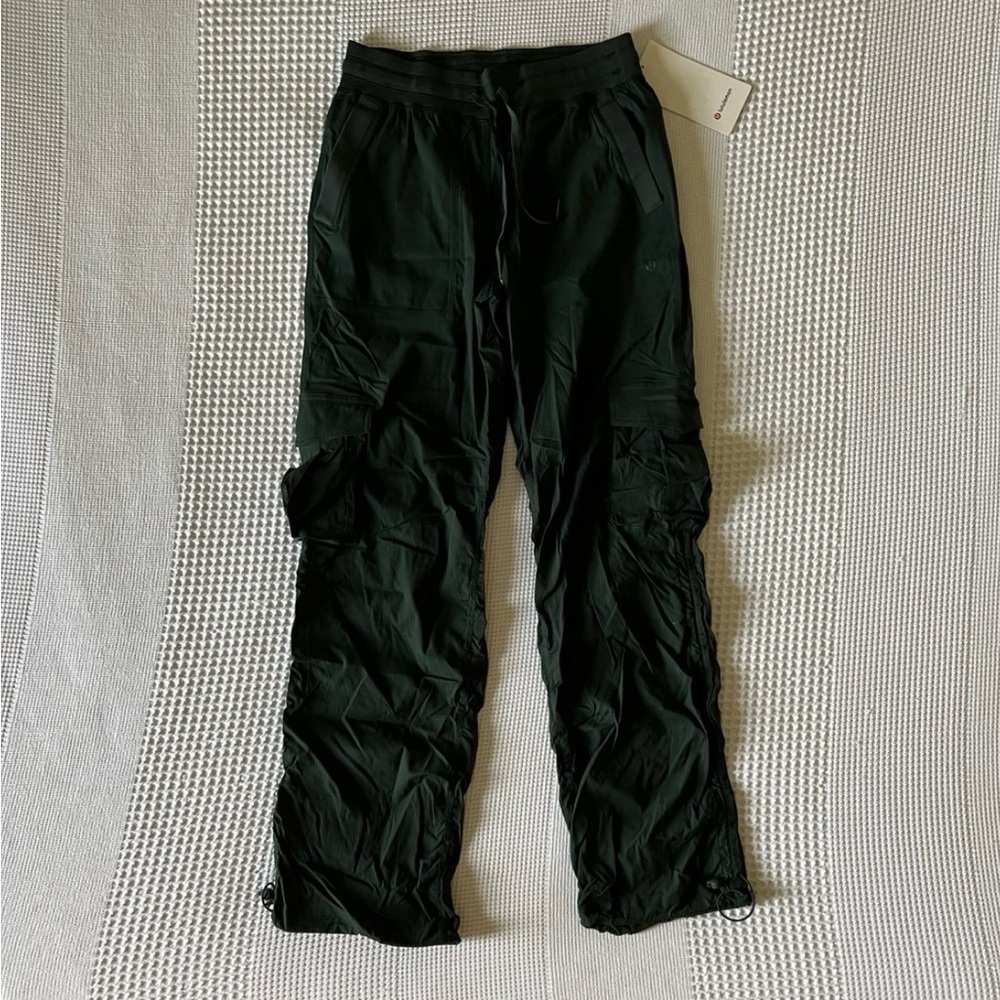 NWT - Lululemon - Dance Studio Relaxed-Fit Mid-Rise Cargo - Legacy Green - XS